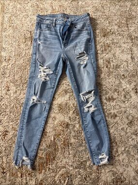 American Eagle Outfitters Light Wash Distressed Skinny Jeans - Blue